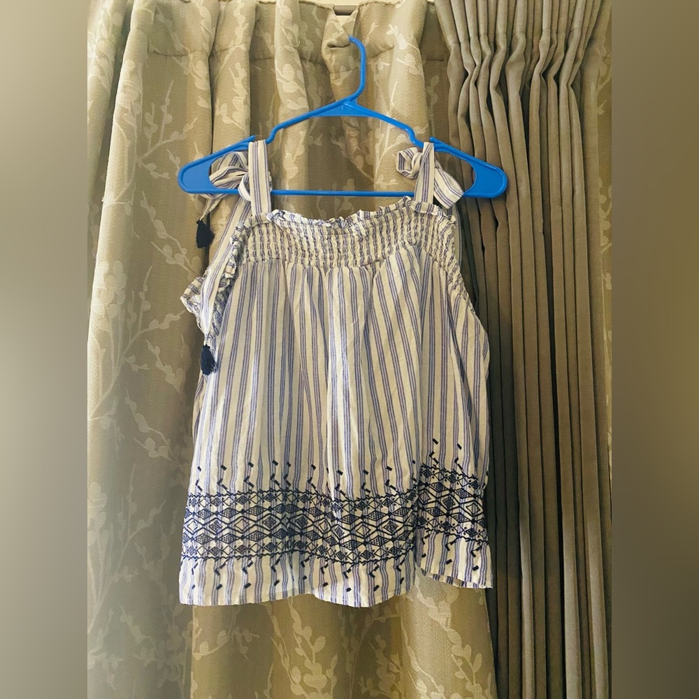 Cute summer top.